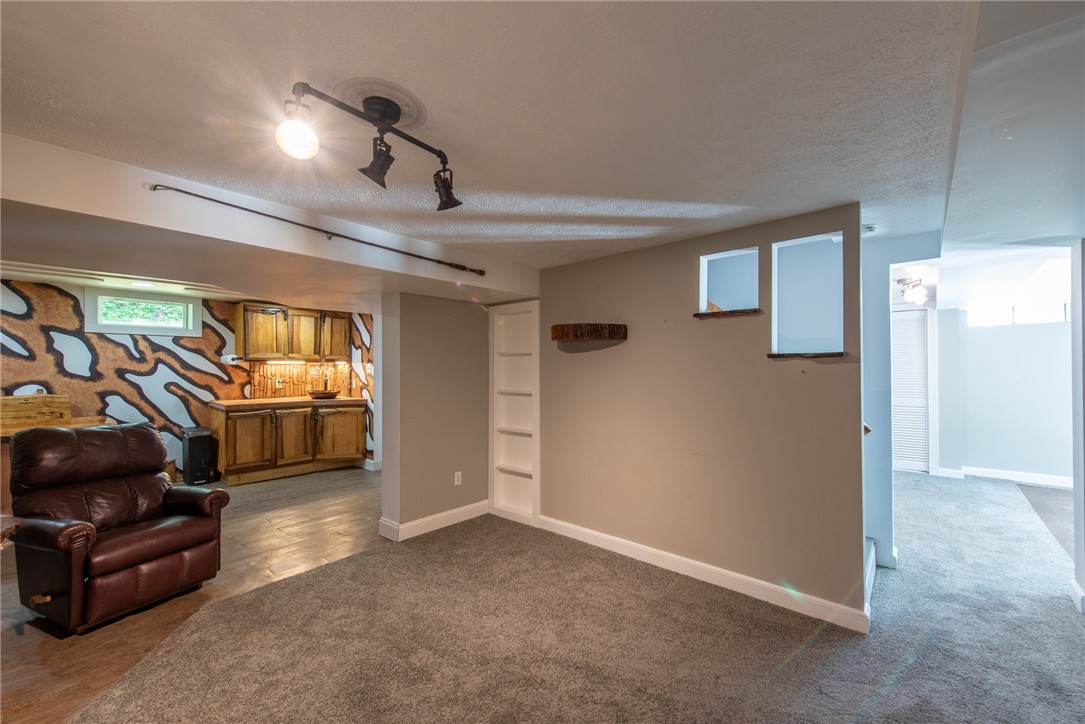 Kiskiminetas Twp, Pennsylvania 15686, United States, 3 Bedrooms Bedrooms, ,3 BathroomsBathrooms,Residential,Pending,145929