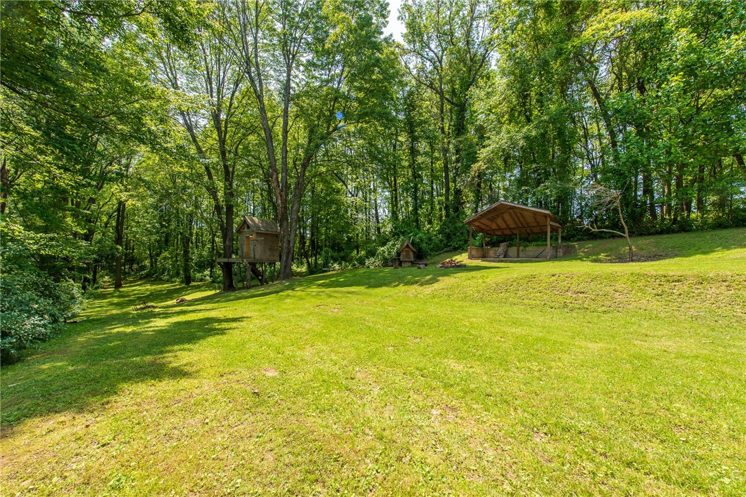 Kiskiminetas Twp, Pennsylvania 15686, United States, 3 Bedrooms Bedrooms, ,3 BathroomsBathrooms,Residential,Pending,145929