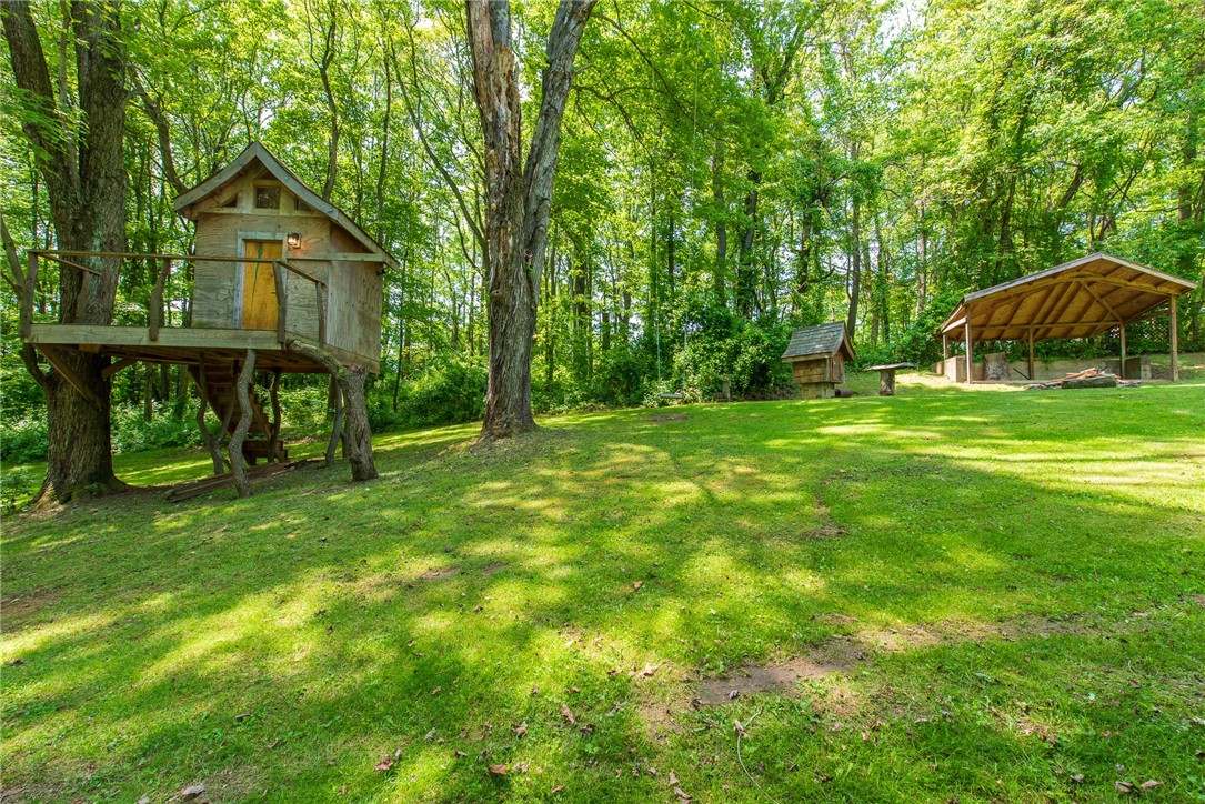 Kiskiminetas Twp, Pennsylvania 15686, United States, 3 Bedrooms Bedrooms, ,3 BathroomsBathrooms,Residential,Pending,145929