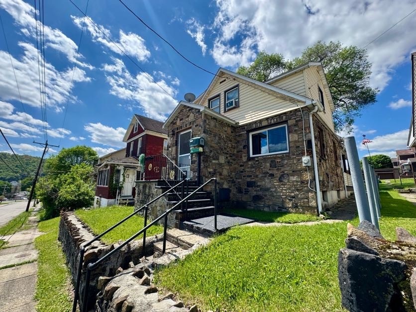 375 Daniel St.