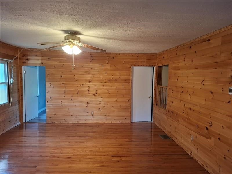 107 Sawmill Rd