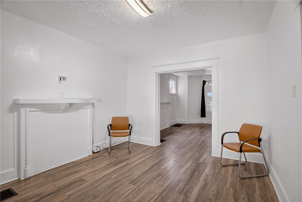 Photo of 141 Margaret St, Pittsburgh, PA 15210 (MLS # 1733276)