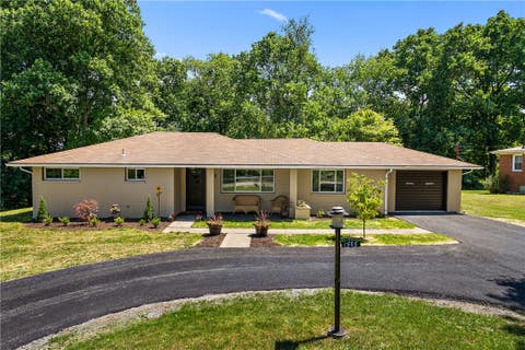 Photo for 1555 Tuscarawas Rd