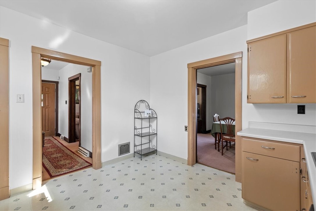 Lincoln Place, Pennsylvania 15207, United States, 3 Bedrooms Bedrooms, ,2 BathroomsBathrooms,Residential,Contingent,48230