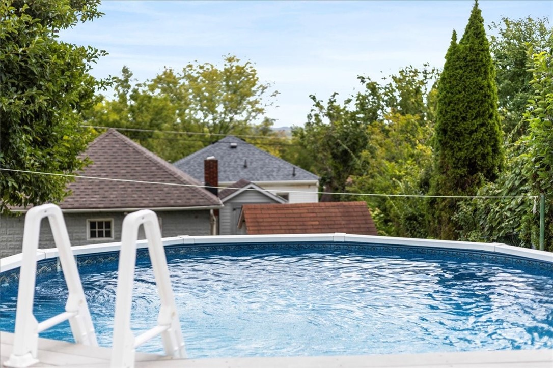 Lincoln Place, Pennsylvania 15207, United States, 3 Bedrooms Bedrooms, ,2 BathroomsBathrooms,Residential,Contingent,48230