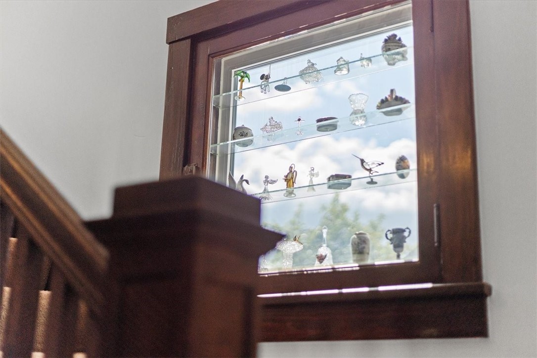 Lincoln Place, Pennsylvania 15207, United States, 3 Bedrooms Bedrooms, ,2 BathroomsBathrooms,Residential,Contingent,48230