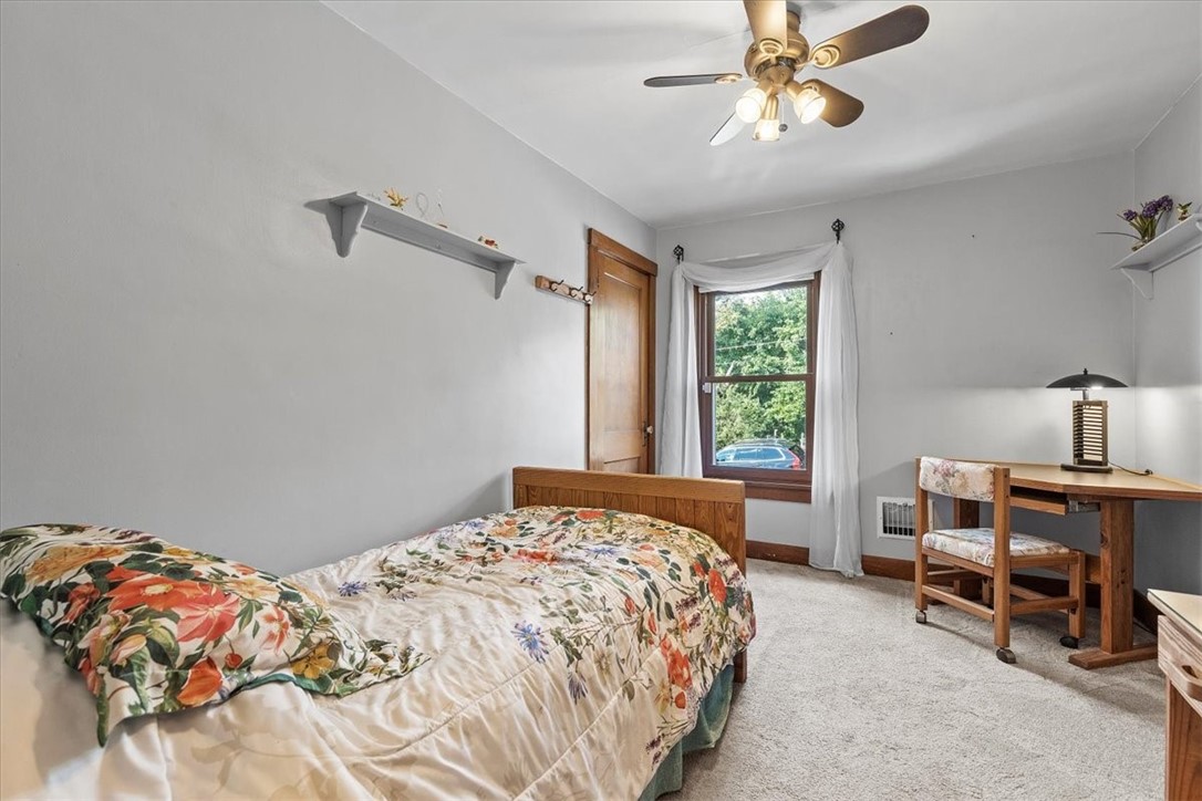 Lincoln Place, Pennsylvania 15207, United States, 3 Bedrooms Bedrooms, ,2 BathroomsBathrooms,Residential,Contingent,48230