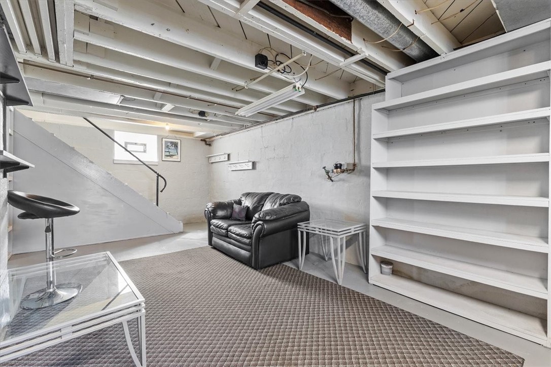 Lincoln Place, Pennsylvania 15207, United States, 3 Bedrooms Bedrooms, ,2 BathroomsBathrooms,Residential,Contingent,48230