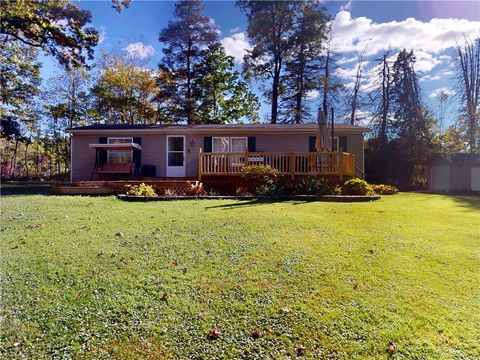 Photo of 108 Spring Valley Rd, Evans City, PA 16033 (MLS # 1727768)