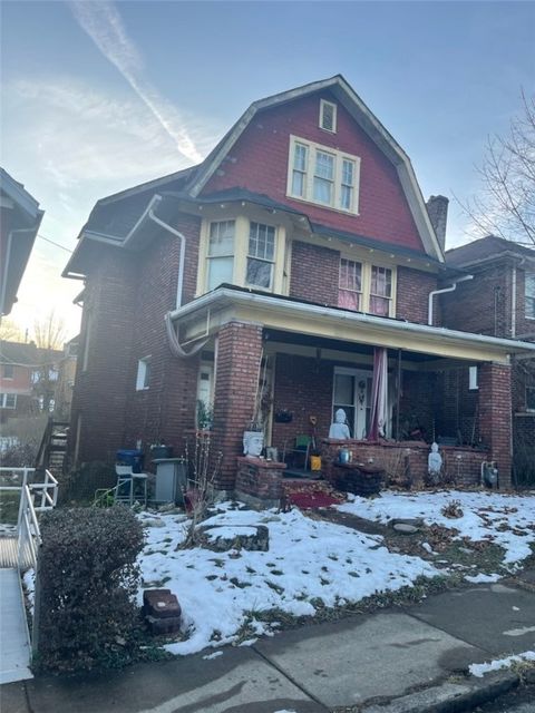 1547 Clairtonica St Crafton Heights PA 15205