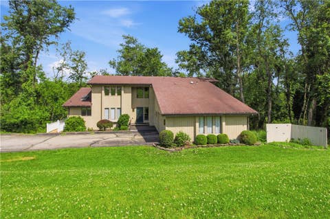 Homes For Sale - 111 Balboa Drive Dr<br/> Monongahela, PA 15063
