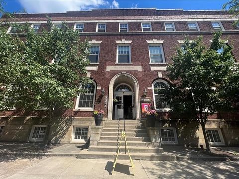 Photo of 212 45th St #3B, Pittsburgh, PA 15201 (MLS # 1758898)
