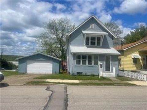 Photo of 506 Spearman Ave, Farrell, PA 16121 (MLS # 1735511)