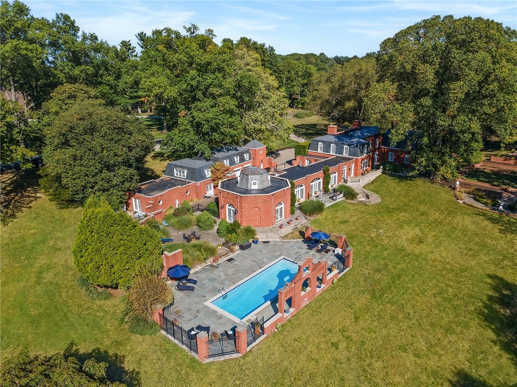 898 Persimmon Road