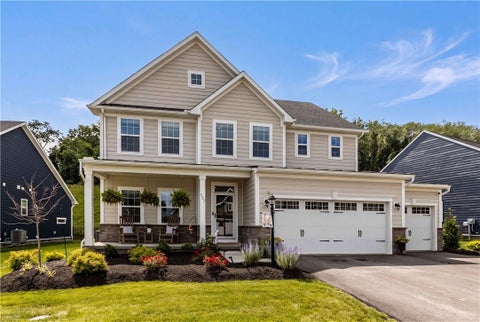 Photo of 337 Red Bud Ln, Washington, PA 15301 (MLS # 1762791)