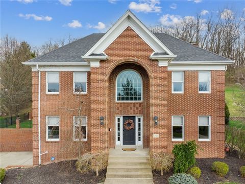 Photo of 308 Washington Woods Dr, Washington, PA 15301 (MLS # 1746686)