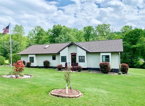 Photo of 198 Leslie Rd, Valencia, PA 16059 (MLS # 1746016)