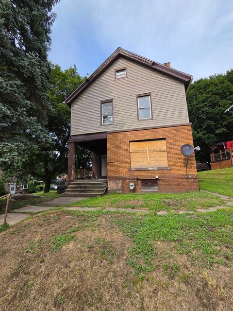 Homes For Sale - 103 Moreland Street<br/> Aliquippa, PA 15001