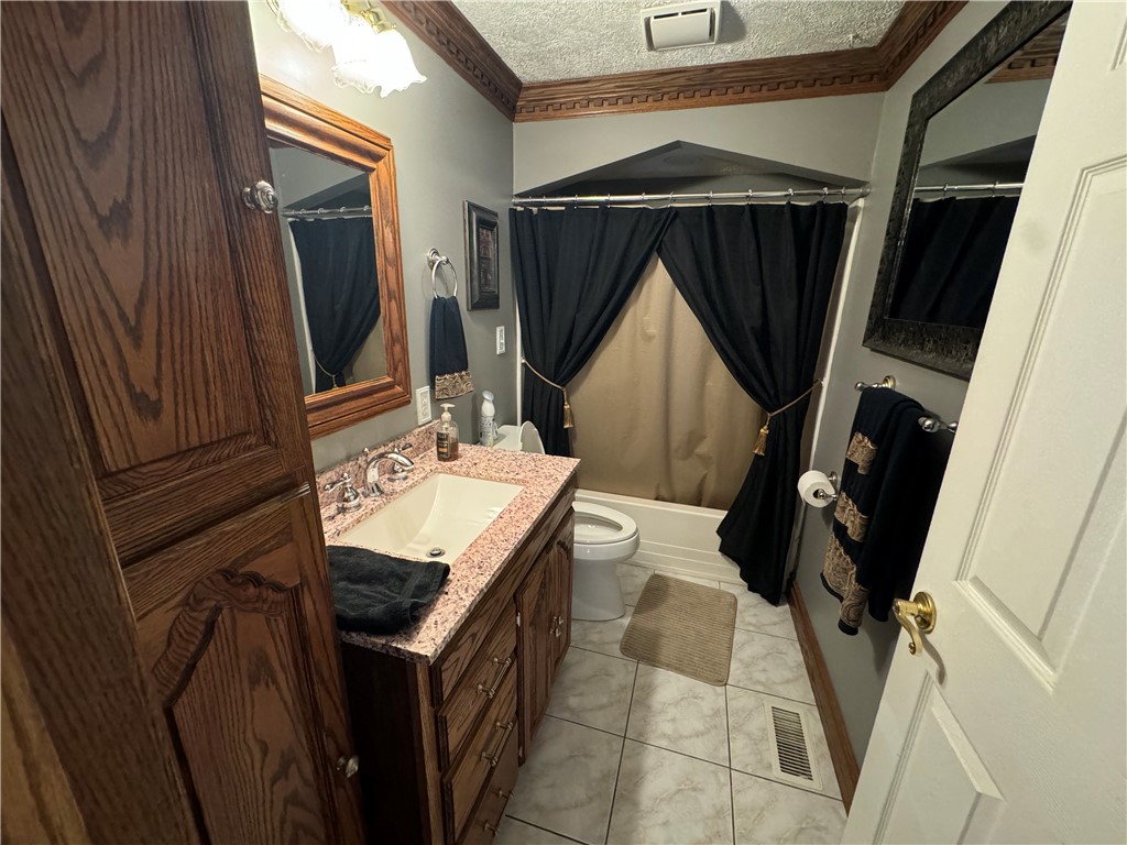 1766 Ivanhoe Drive Dr, North Huntingdon, Pennsylvania image 14