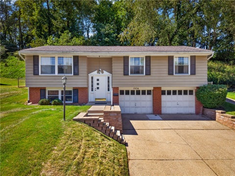 Homes For Sale - 5936 Dublin Rd Rd<br/> Bethel Park, PA 15102
