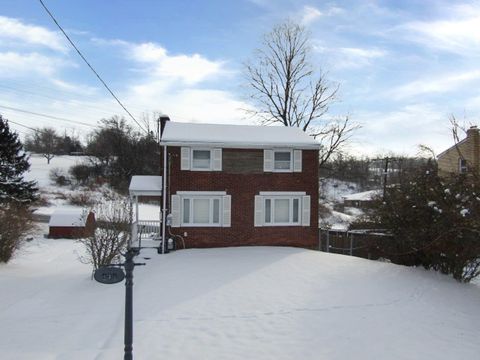 Photo of 428 Longview Dr, Monroeville, PA 15146 (MLS # 1735586)