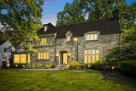 Photo of 694 Valleyview Rd, Pittsburgh, PA 15243 (MLS # 1724961)