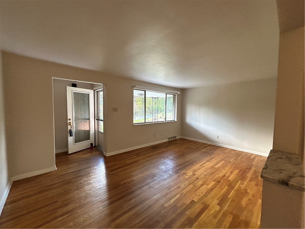 423 Sharon