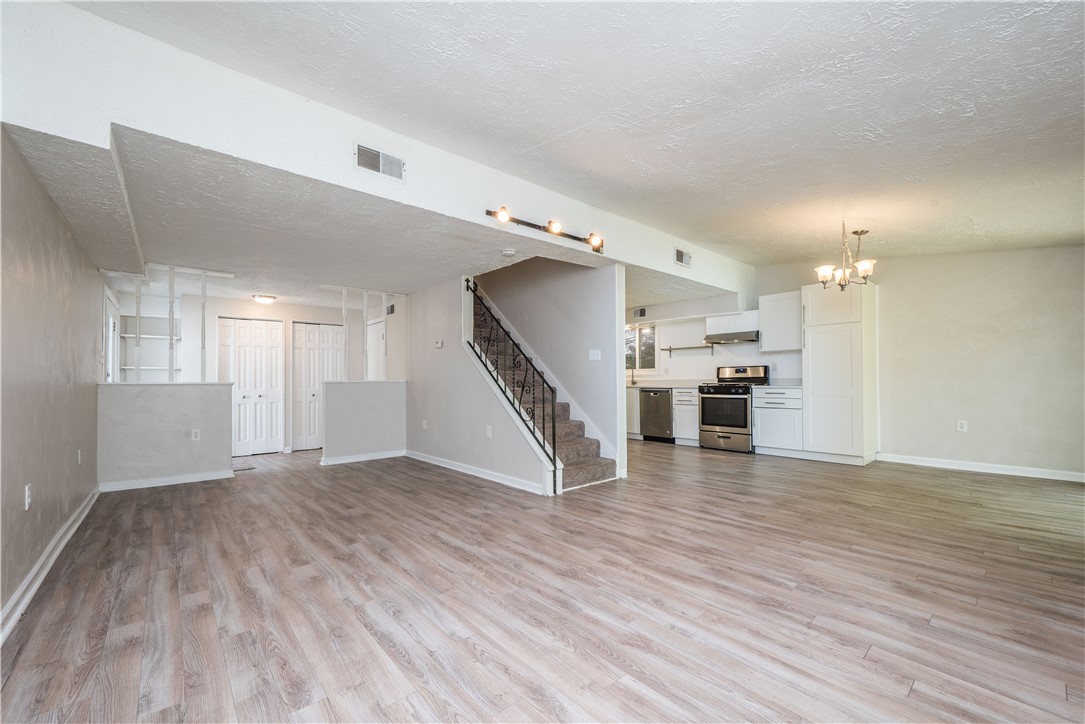 Shaler, Pennsylvania 15209, United States, 2 Bedrooms Bedrooms, ,1 BathroomBathrooms,Residential,Active,203469