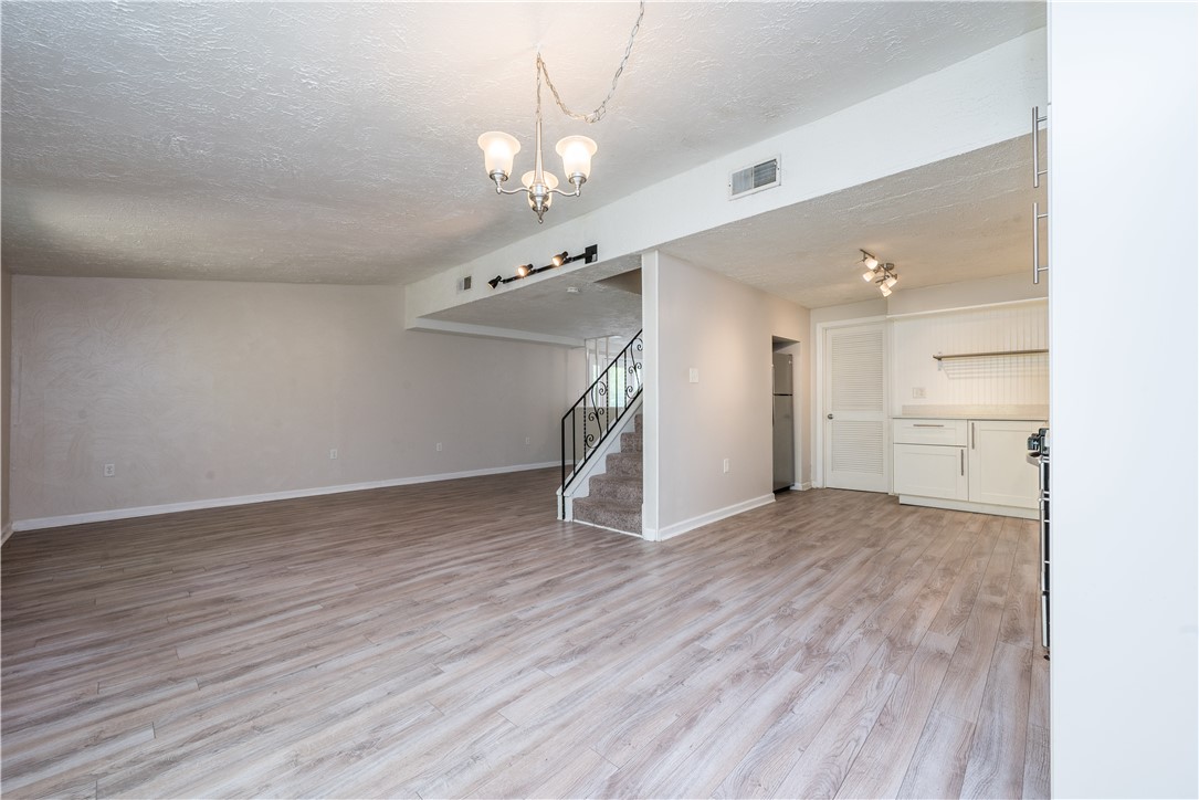 Shaler, Pennsylvania 15209, United States, 2 Bedrooms Bedrooms, ,1 BathroomBathrooms,Residential,Active,203469