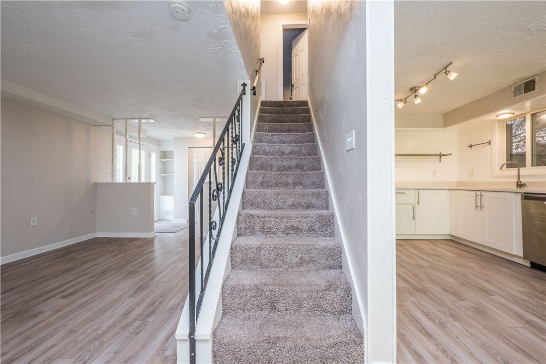 Shaler, Pennsylvania 15209, United States, 2 Bedrooms Bedrooms, ,1 BathroomBathrooms,Residential,Active,203469