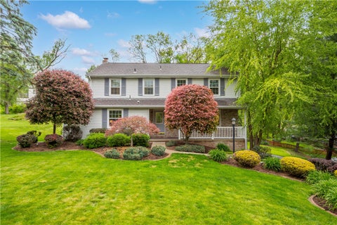 Photo of 343 Alamo Dr, Upper St. Clair, PA 15241 (MLS # 1759348)