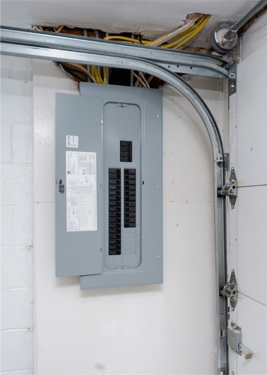 North Huntingdon, Pennsylvania 15642, United States, 3 Bedrooms Bedrooms, ,2 BathroomsBathrooms,Residential,Contingent,46272