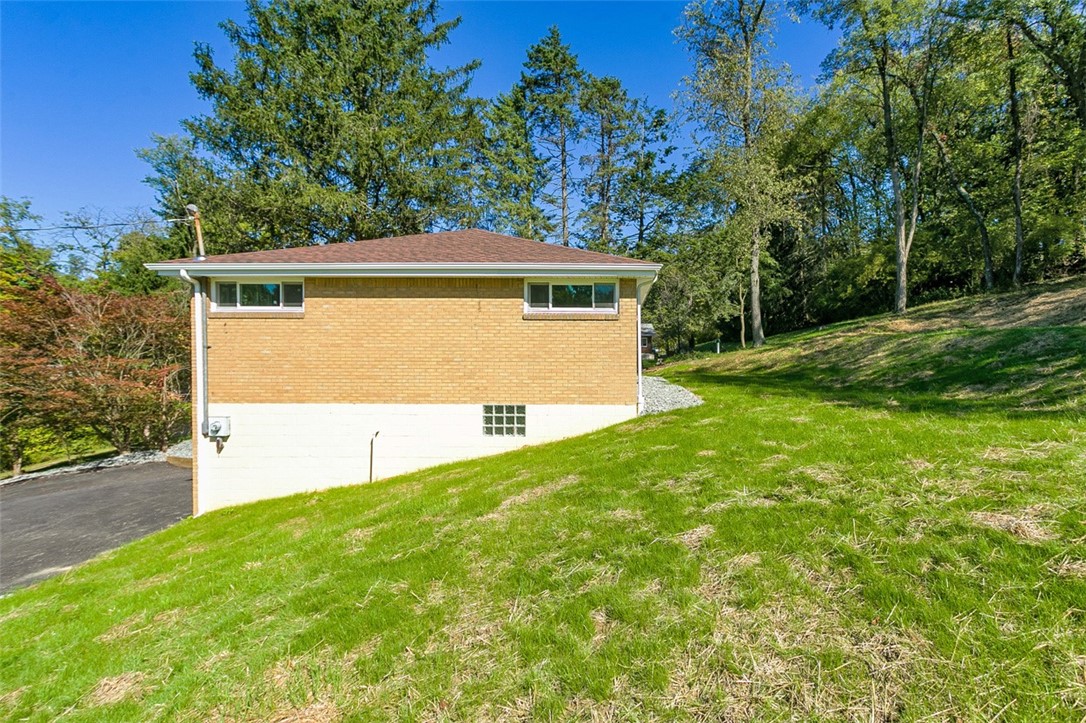 North Huntingdon, Pennsylvania 15642, United States, 3 Bedrooms Bedrooms, ,2 BathroomsBathrooms,Residential,Contingent,46272