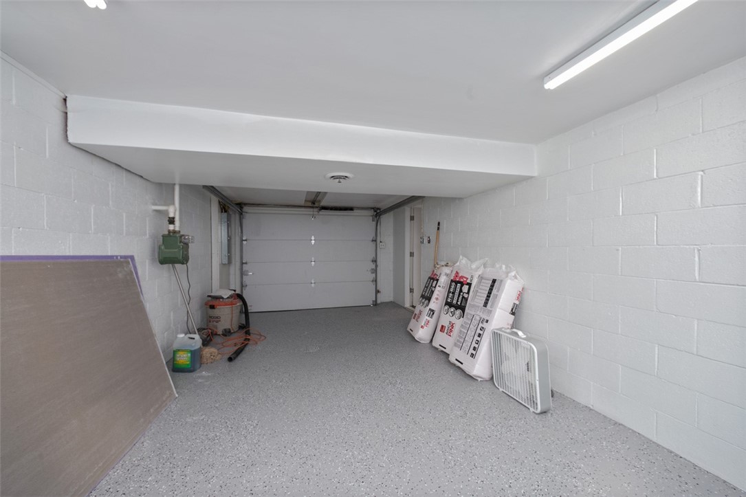 North Huntingdon, Pennsylvania 15642, United States, 3 Bedrooms Bedrooms, ,2 BathroomsBathrooms,Residential,Contingent,46272