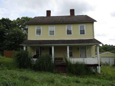 Homes For Sale - 132 Pine St<br/> Sewickley Twp, PA 15678