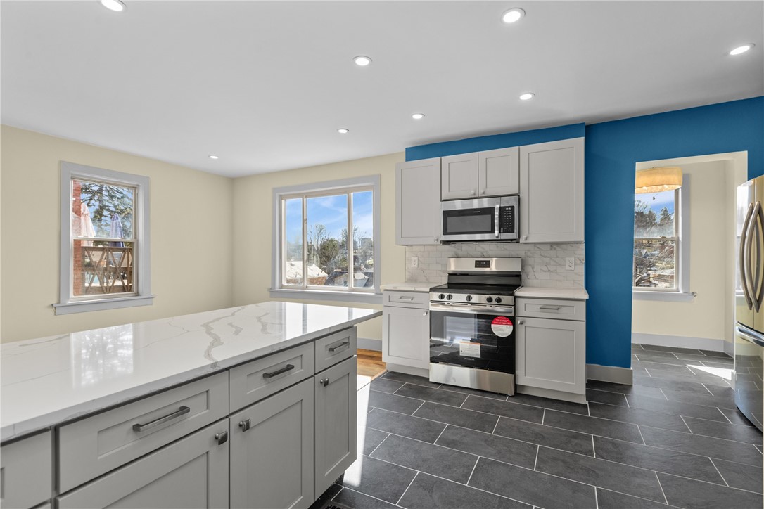 4037 Cloverlea St St, Brentwood, Pennsylvania image 20