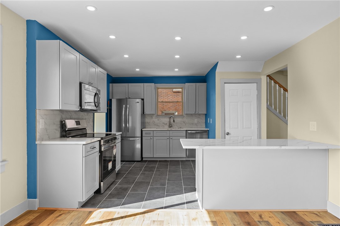 4037 Cloverlea St St, Brentwood, Pennsylvania image 15