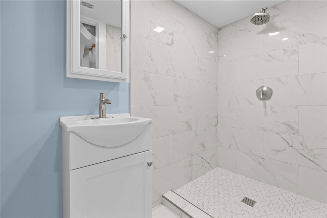 4037 Cloverlea St St, Brentwood, Pennsylvania image 32