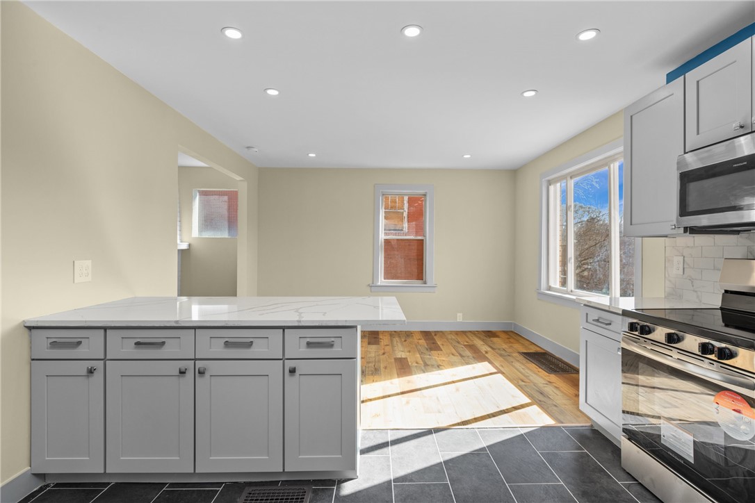 4037 Cloverlea St St, Brentwood, Pennsylvania image 19