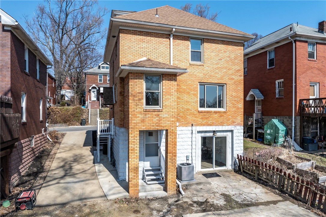 4037 Cloverlea St St, Brentwood, Pennsylvania image 42