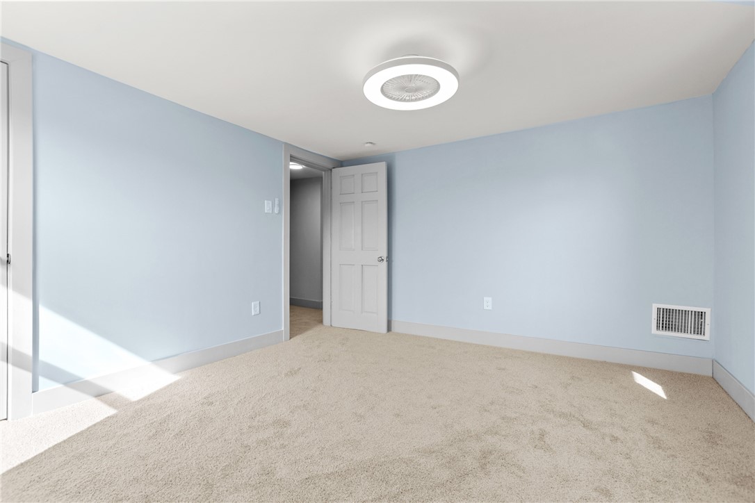 4037 Cloverlea St St, Brentwood, Pennsylvania image 25