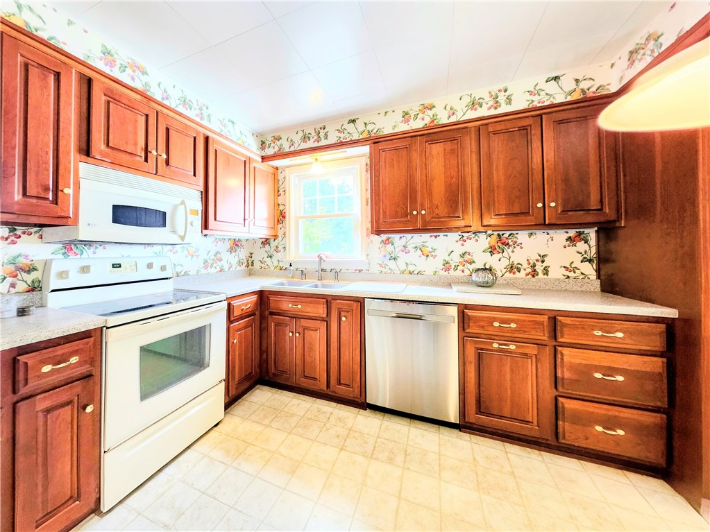 Unity Twp, Pennsylvania 15601, United States, 4 Bedrooms Bedrooms, ,2 BathroomsBathrooms,Residential,Active,231820