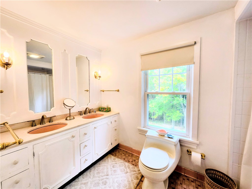 Unity Twp, Pennsylvania 15601, United States, 4 Bedrooms Bedrooms, ,2 BathroomsBathrooms,Residential,Active,231820