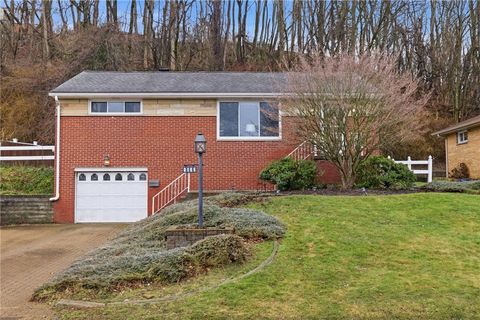 Photo of 3138 Woodridge Dr, Pittsburgh, PA 15227 (MLS # 1745878)