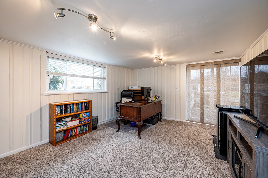 City Of Greensburg, Pennsylvania 15601, United States, 3 Bedrooms Bedrooms, ,3 BathroomsBathrooms,Residential,Pending,76464