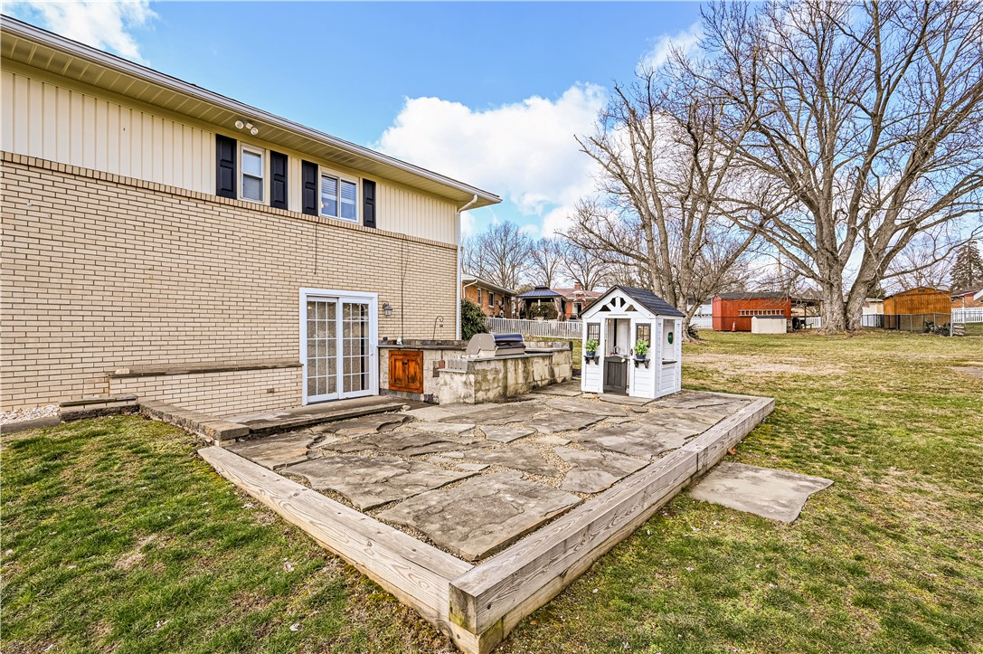 City Of Greensburg, Pennsylvania 15601, United States, 3 Bedrooms Bedrooms, ,3 BathroomsBathrooms,Residential,Pending,76464