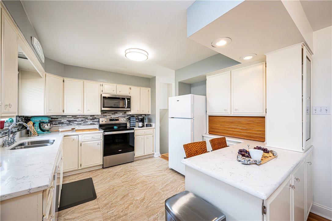 City Of Greensburg, Pennsylvania 15601, United States, 3 Bedrooms Bedrooms, ,3 BathroomsBathrooms,Residential,Pending,76464