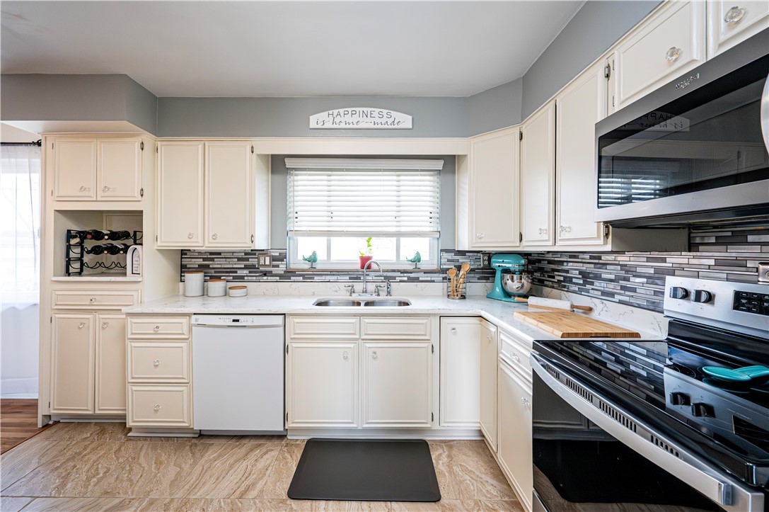 City Of Greensburg, Pennsylvania 15601, United States, 3 Bedrooms Bedrooms, ,3 BathroomsBathrooms,Residential,Pending,76464