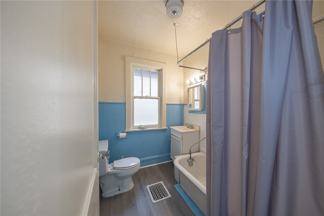 Swissvale, Pennsylvania 15218, United States, 4 Bedrooms Bedrooms, ,2 BathroomsBathrooms,Residential,Active,191991