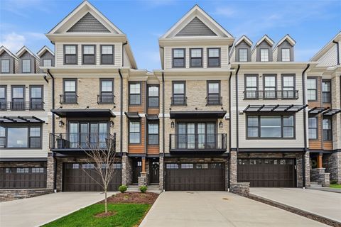 Photo of 146 Enclave Dr, Mars, PA 16046 (MLS # 1747035)